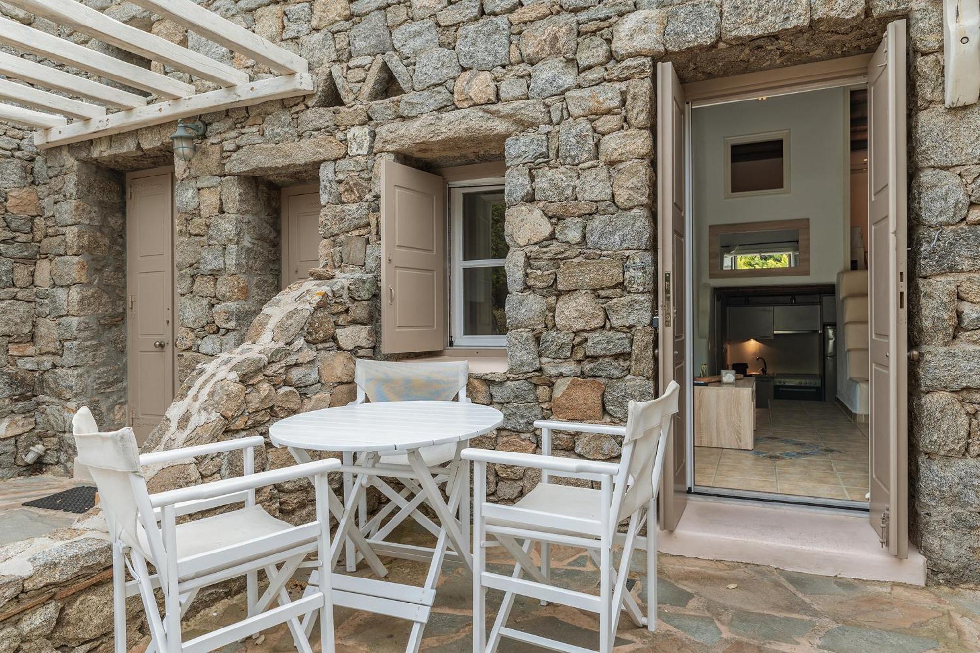 Myconian V Pool Apartment Ornos (Mykonos)