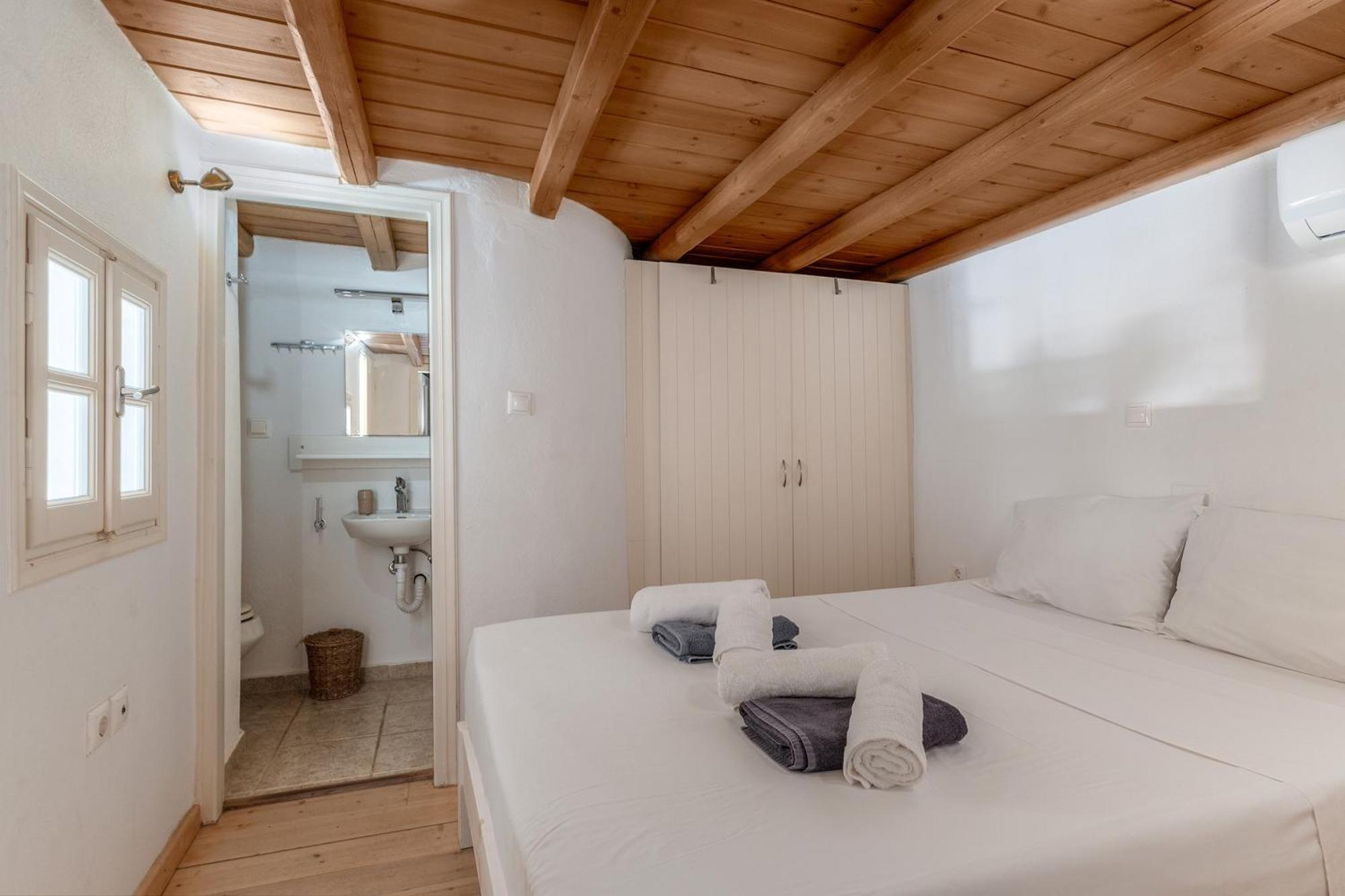 Myconian V Pool Apartment *